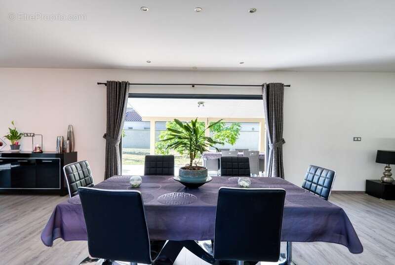 Maison à SAINT-JEAN-DE-THURIGNEUX