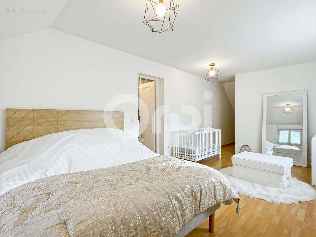 Maison à SAINT-SEBASTIEN-DE-MORSENT