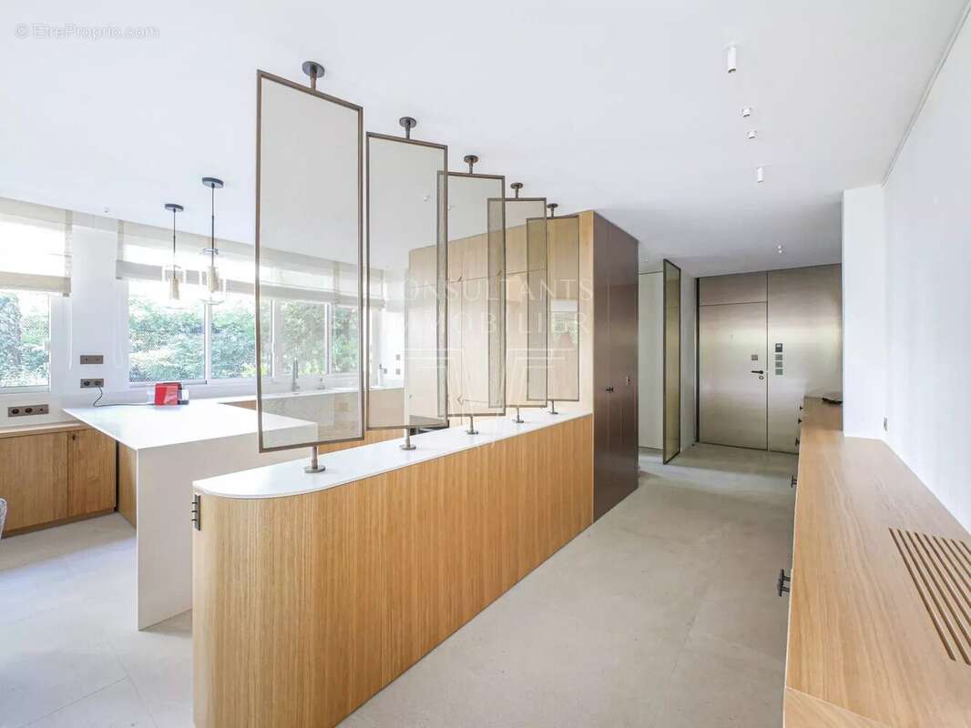 Appartement à NEUILLY-SUR-SEINE