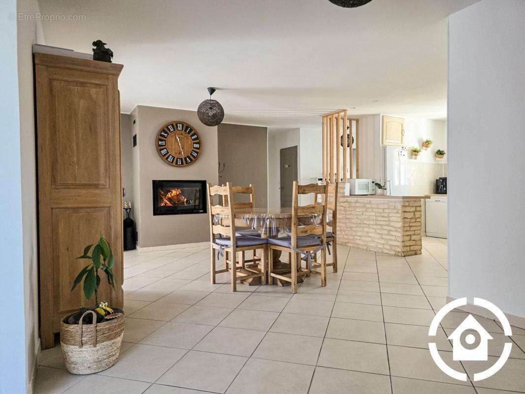 Maison à JUILLAC-LE-COQ