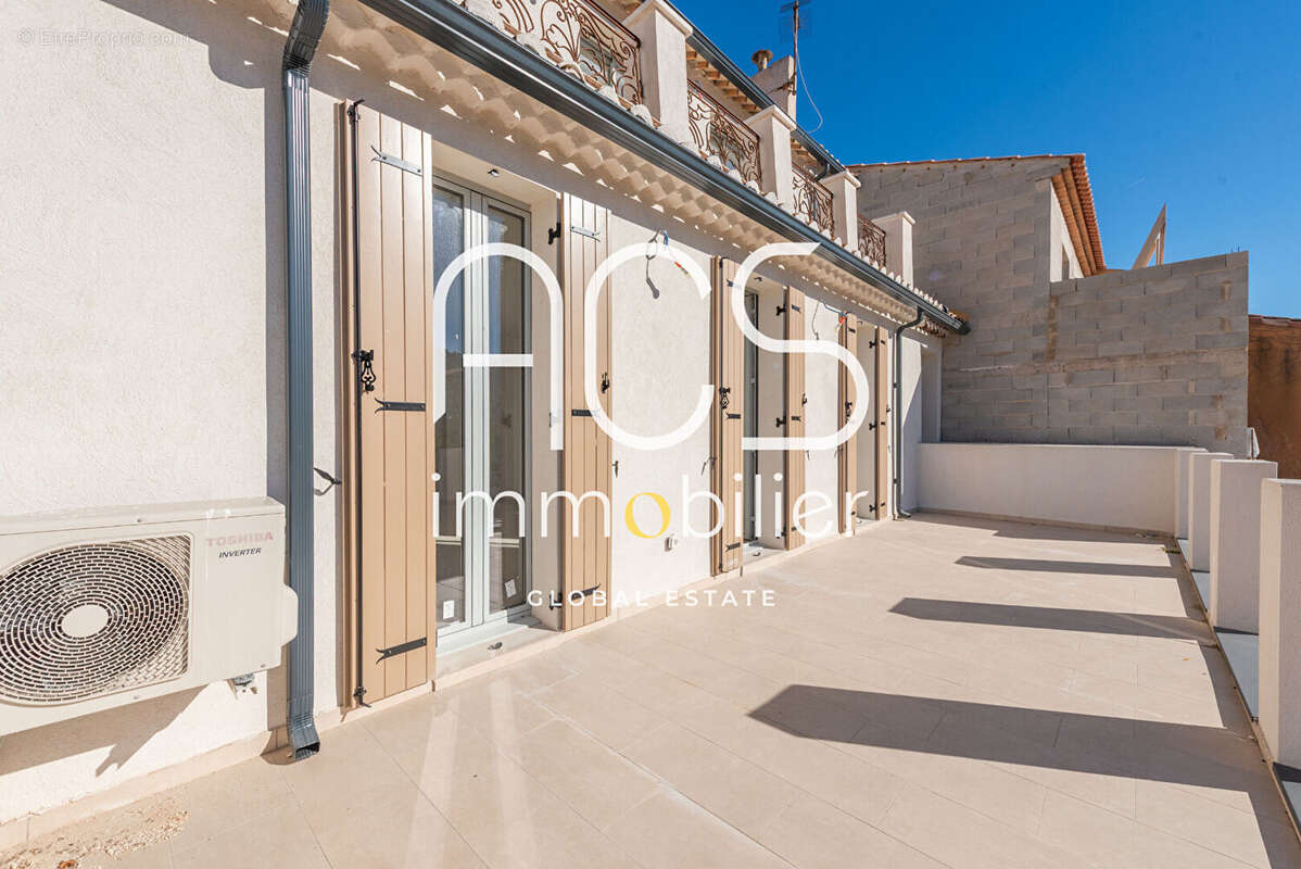 Appartement à CHATEAUNEUF-LES-MARTIGUES