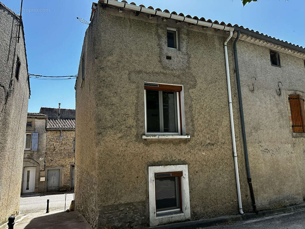 Maison Cailhau  avec dépendance transformable en habitation. - photo 2