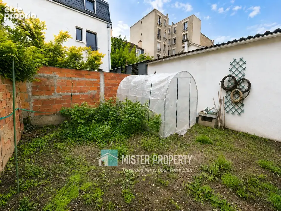 Rare à Bois-Colombes - Maison individuelle 7 pièces avec jardin et nombreuses possibilités - photo 16