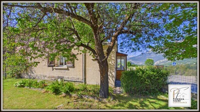 Maison atypique à Villar-Saint-Pancrace : jardin, dépendance et vue montagne - photo 7