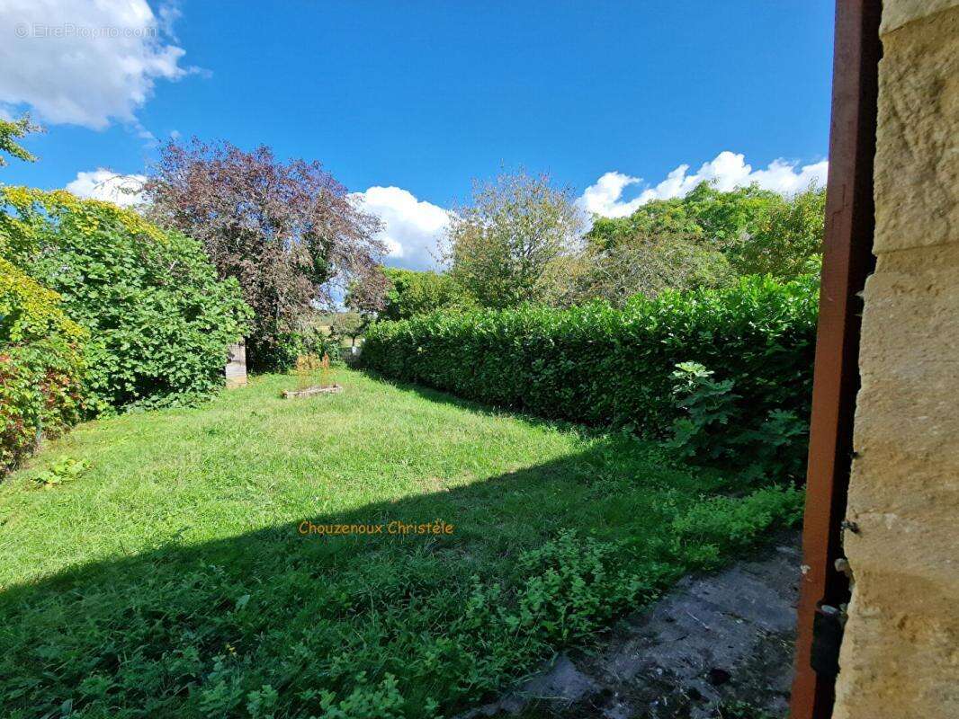 24290 Sergeac : Ensemble immobilier en pierre du pays - photo 16