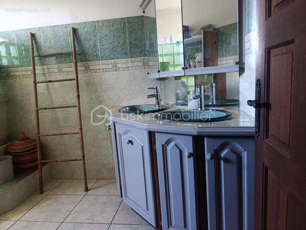 Maison à PETITE-ILE