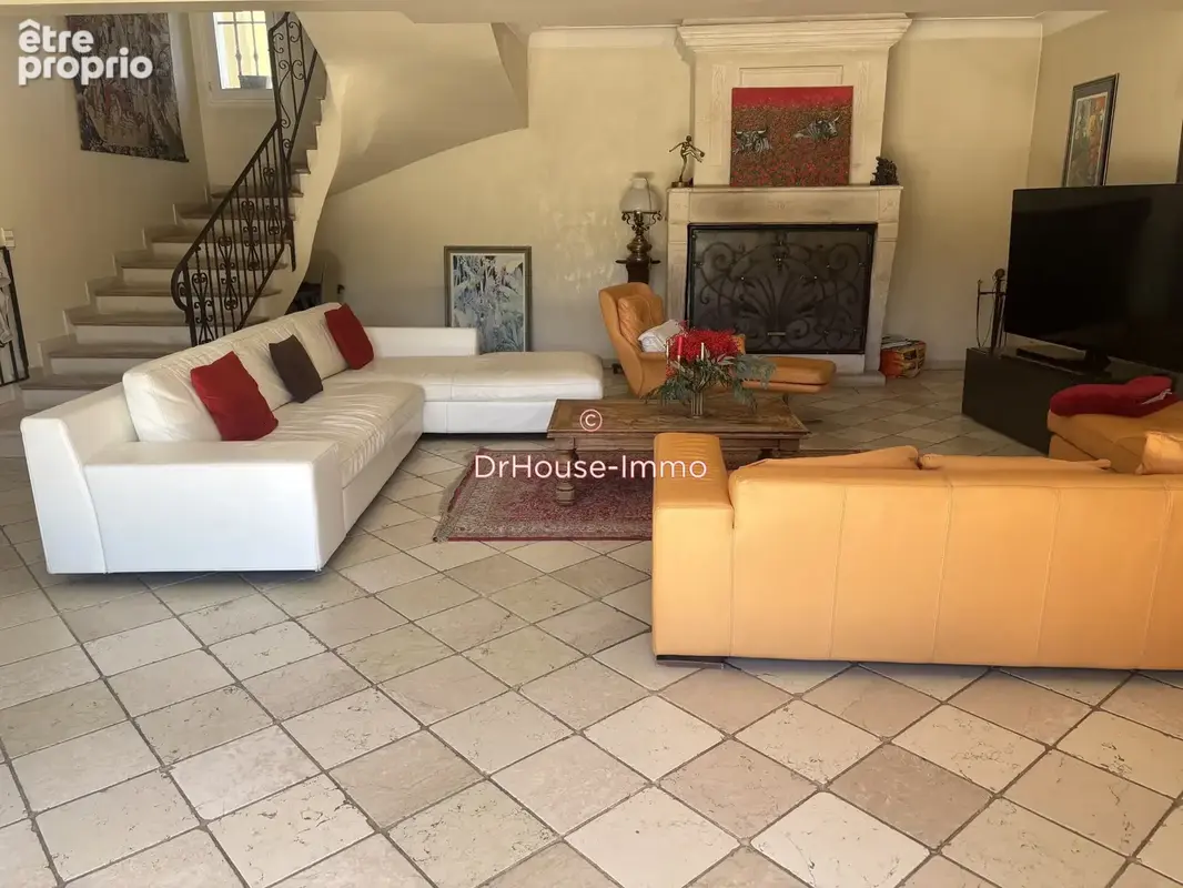 Maison 10 pièces 212 m² à vendre à Saint-Cannat (13760) - photo 24