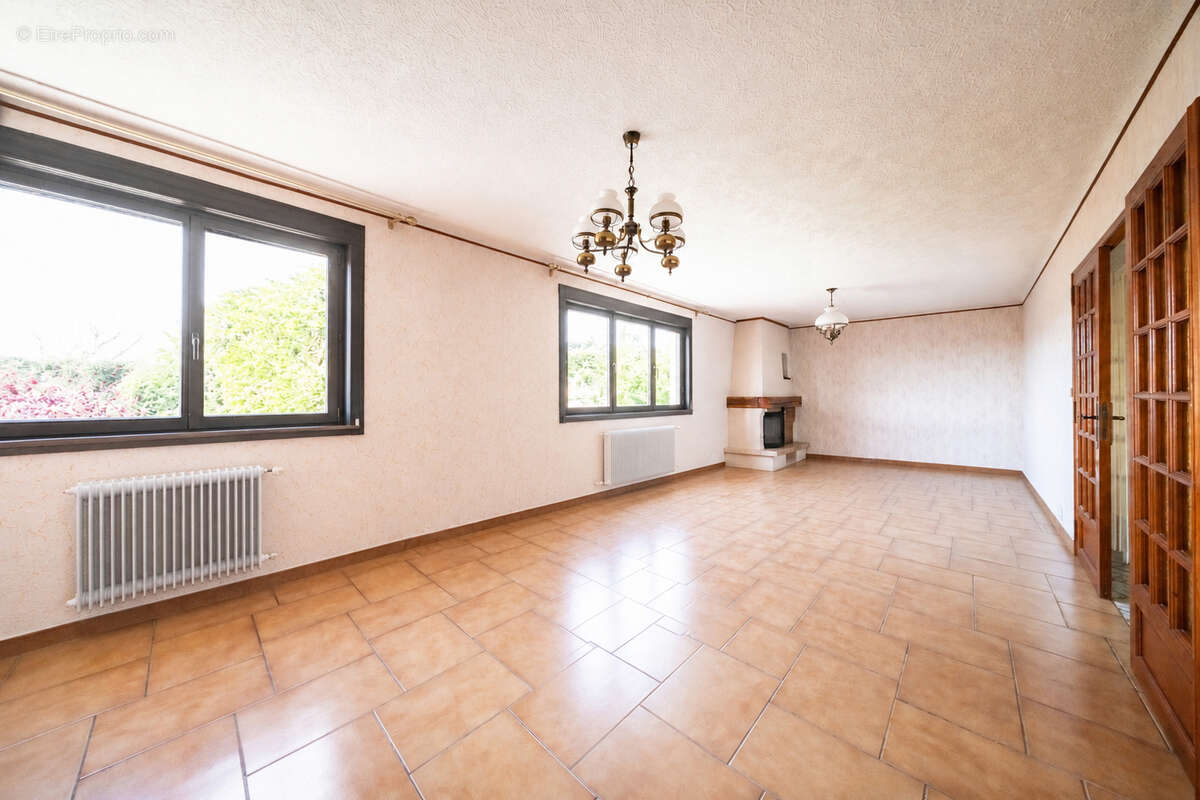 Maison à CRIMOLOIS