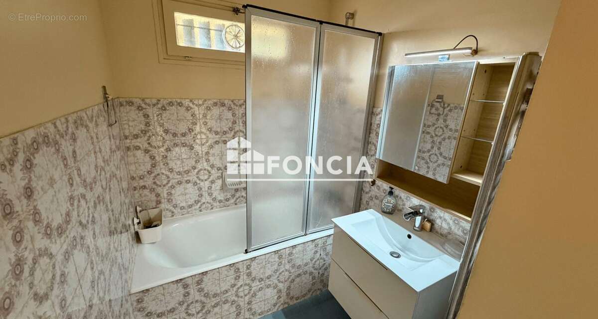 Appartement à BORMES-LES-MIMOSAS