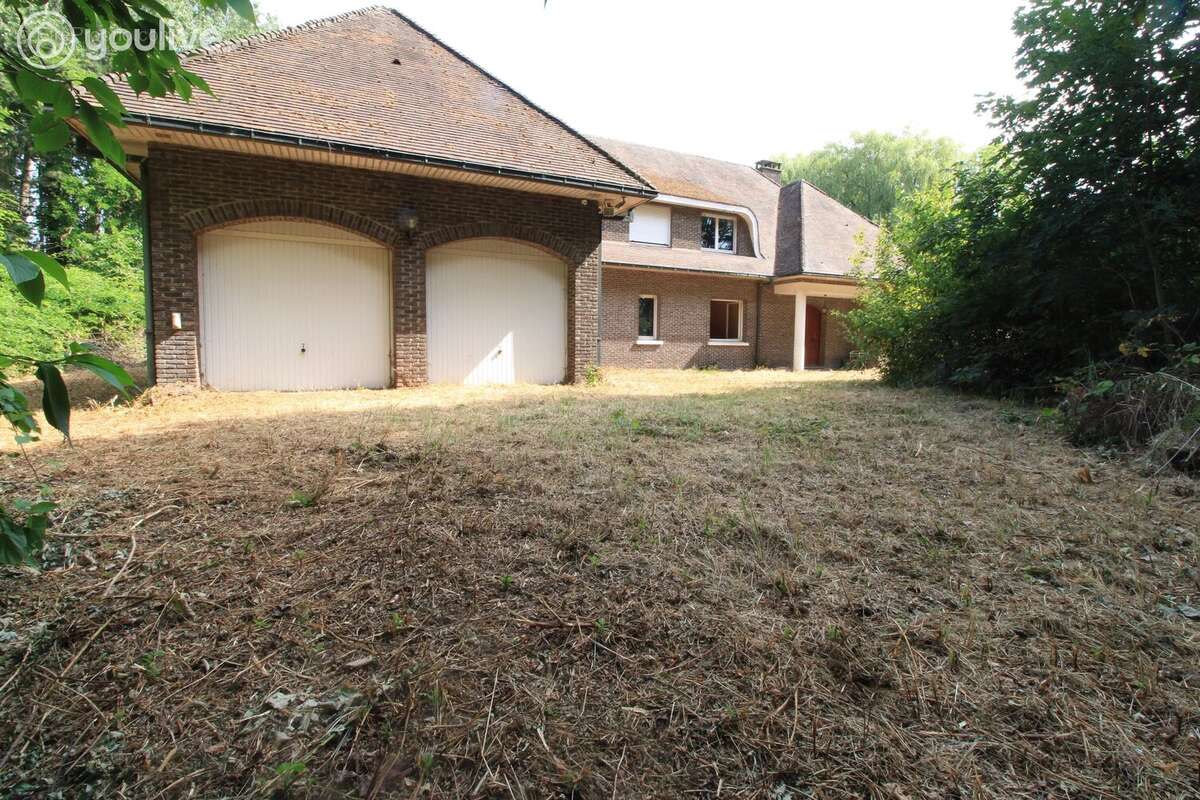 Propriété d'architecte de 316 m² sur un terrain de 14000 m² - photo 2