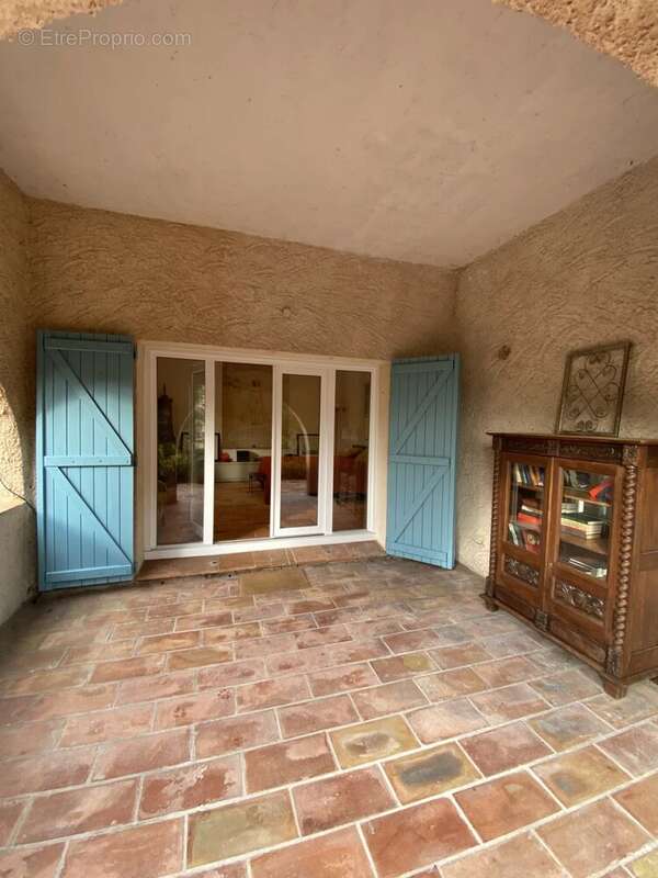 Maison à COTIGNAC