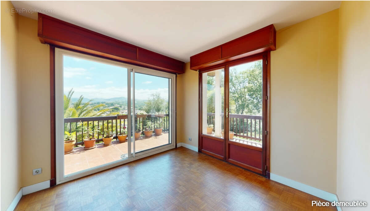 HERRIBISTA Maison Saint Pée Sur Nivelle T7  avec vue panoramique - photo 5