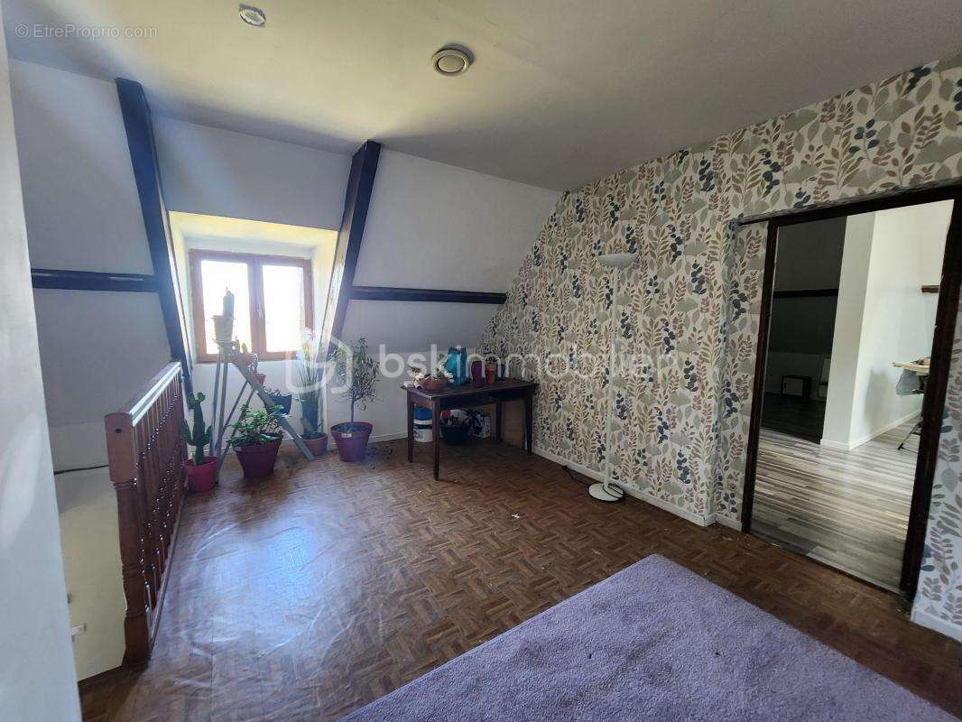 Maison à VILLEMARECHAL