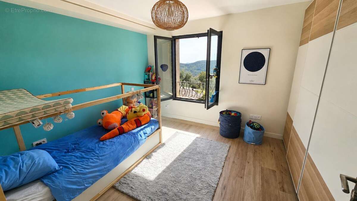Claviers , Var . Villa contemporaine avec vue dégagée, piscine et terrain de 5800 m² - photo 16