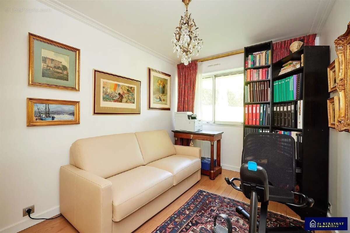 Appartement à LE PLESSIS-ROBINSON