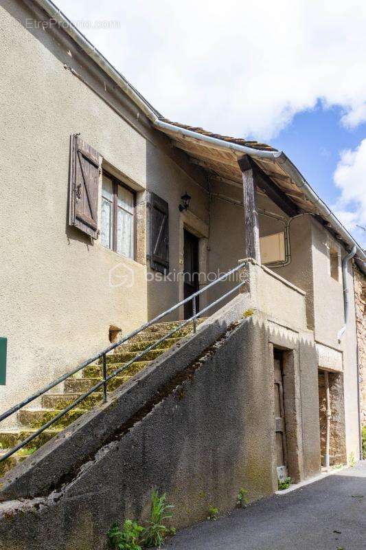 Maison de 101 m² avec 850m2 de terrain à La Vayssière (Flavin) - photo 4