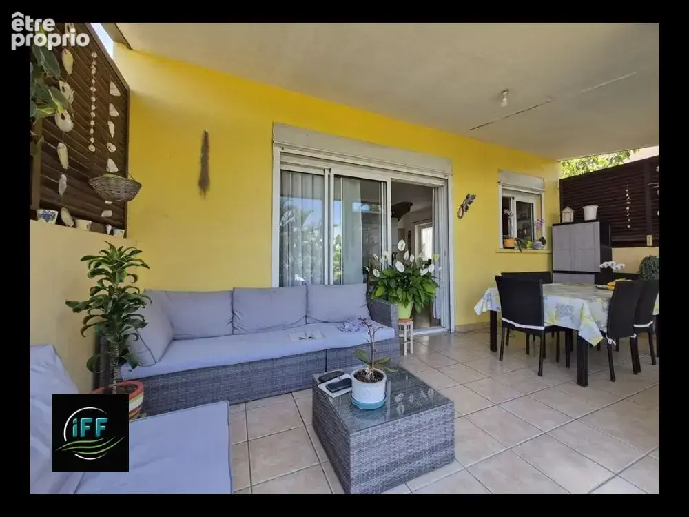 Maison F4 avec jardin arboré et vue océan   Les Avirons - photo 3