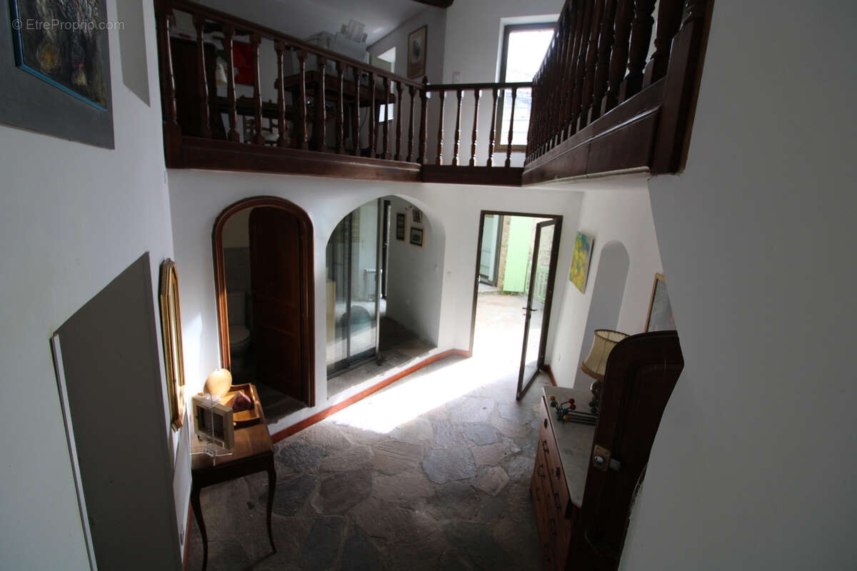 Maison à COLOMBIERES-SUR-ORB