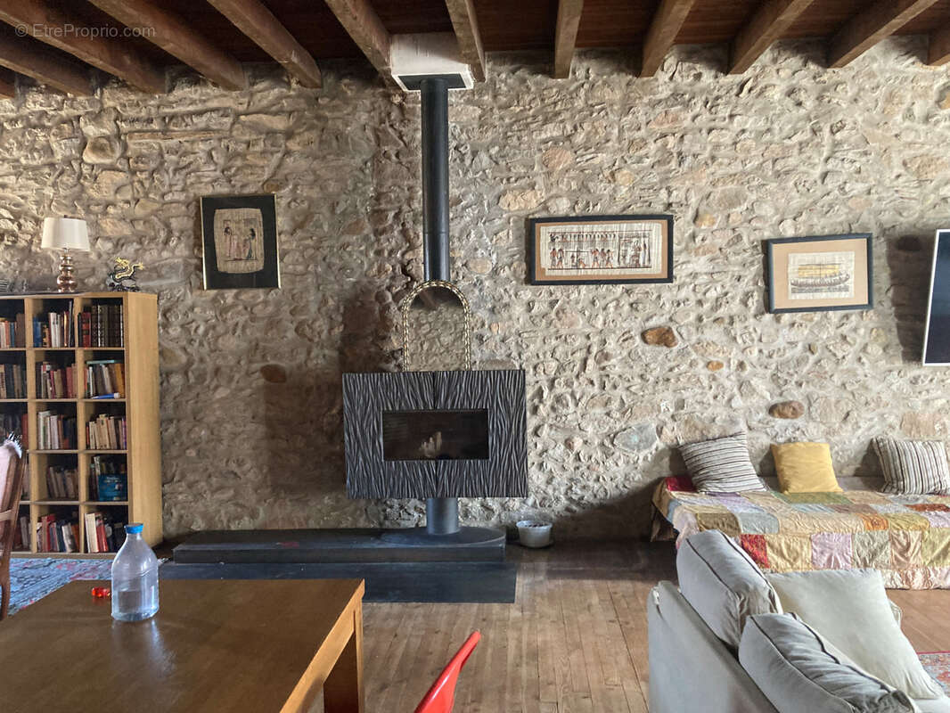 Maison à DOUZENS