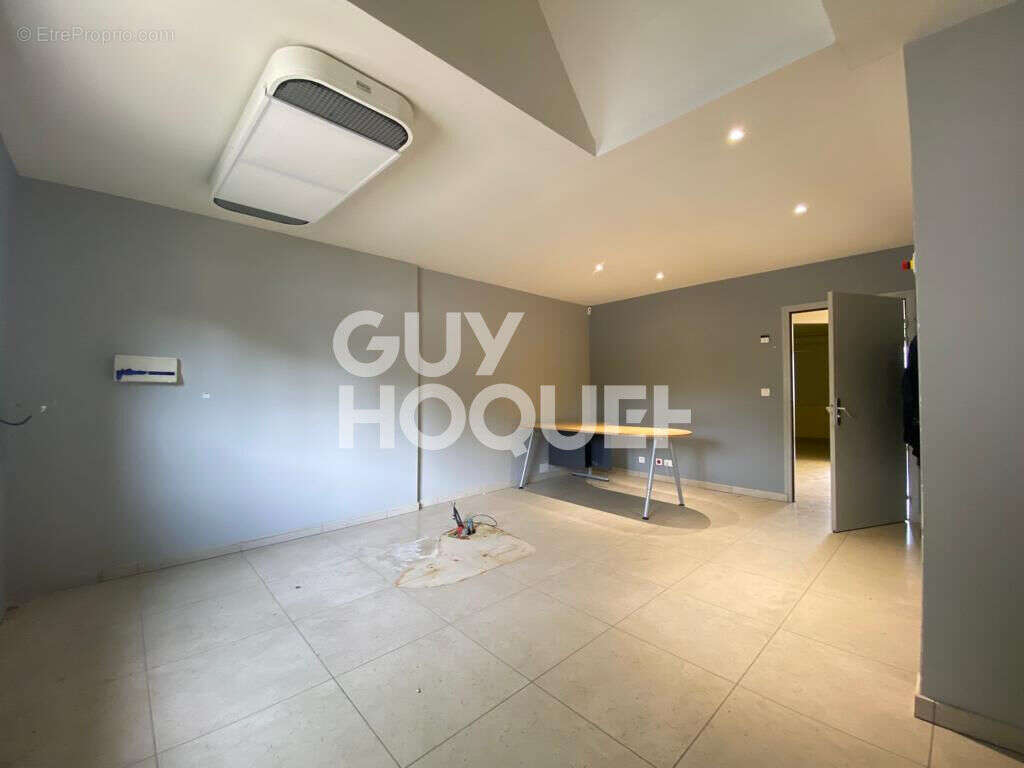 Appartement à ISSOU