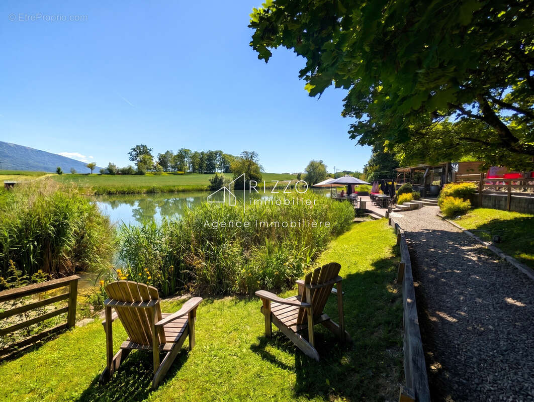 Commerce à MONTAGNY-LES-LANCHES