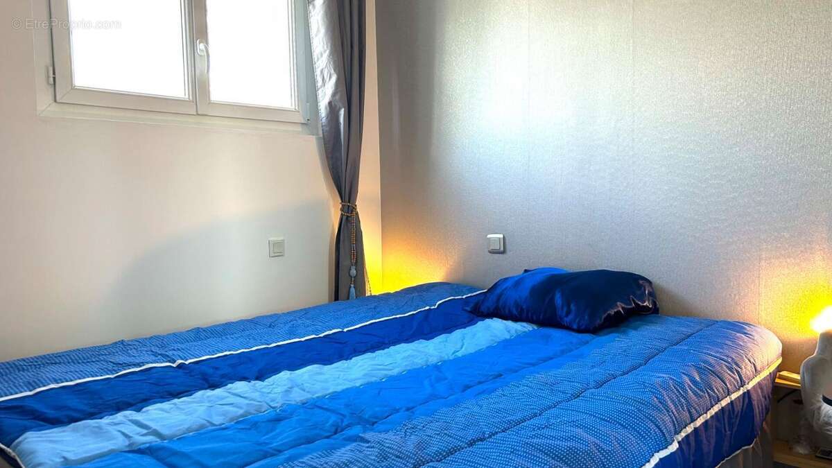 Appartement à SAINT-CYR-SUR-MER