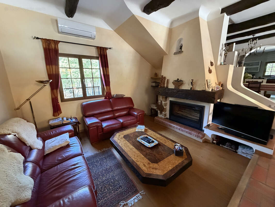 Maison à REGUSSE