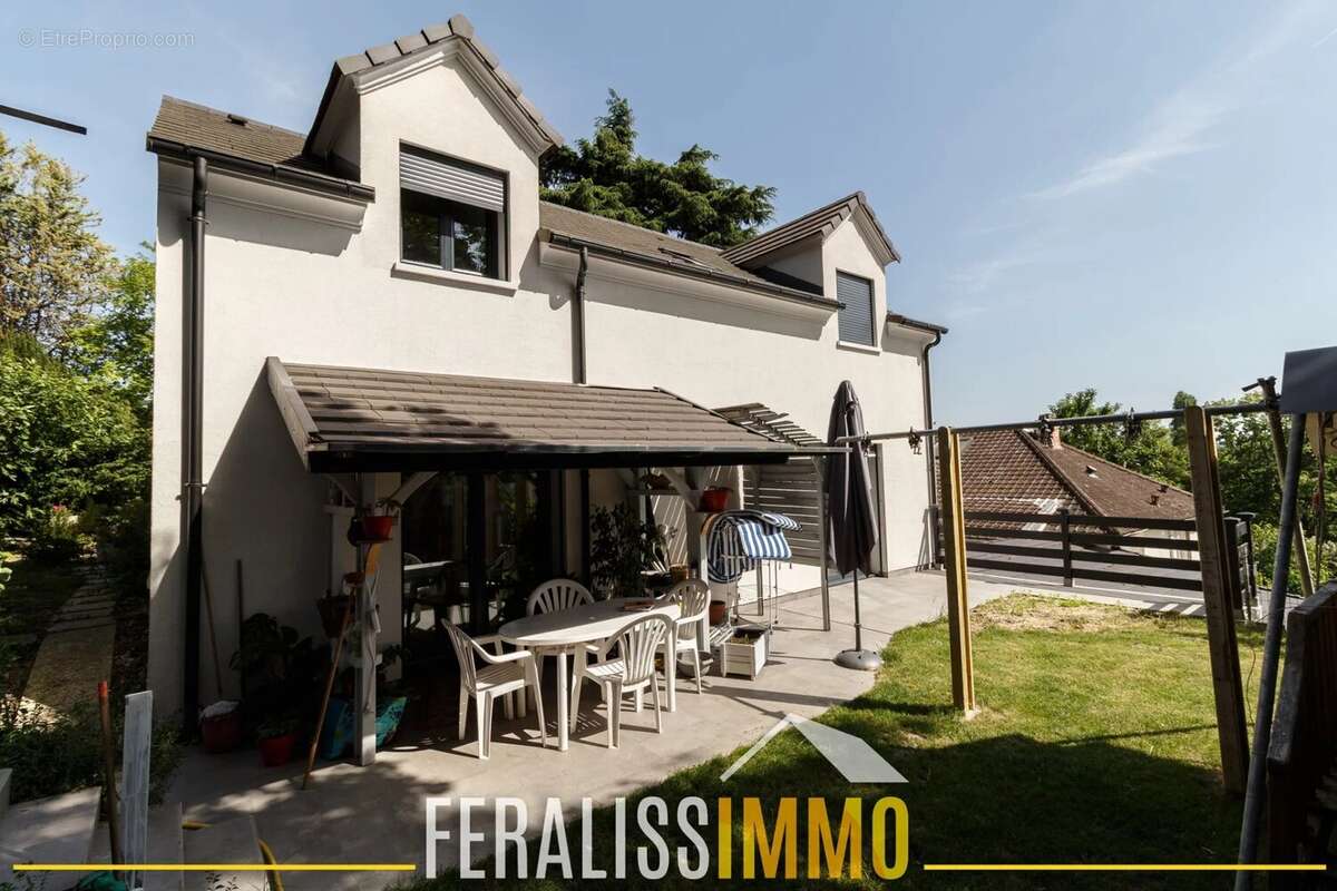 Maison à VAUX-SUR-SEINE