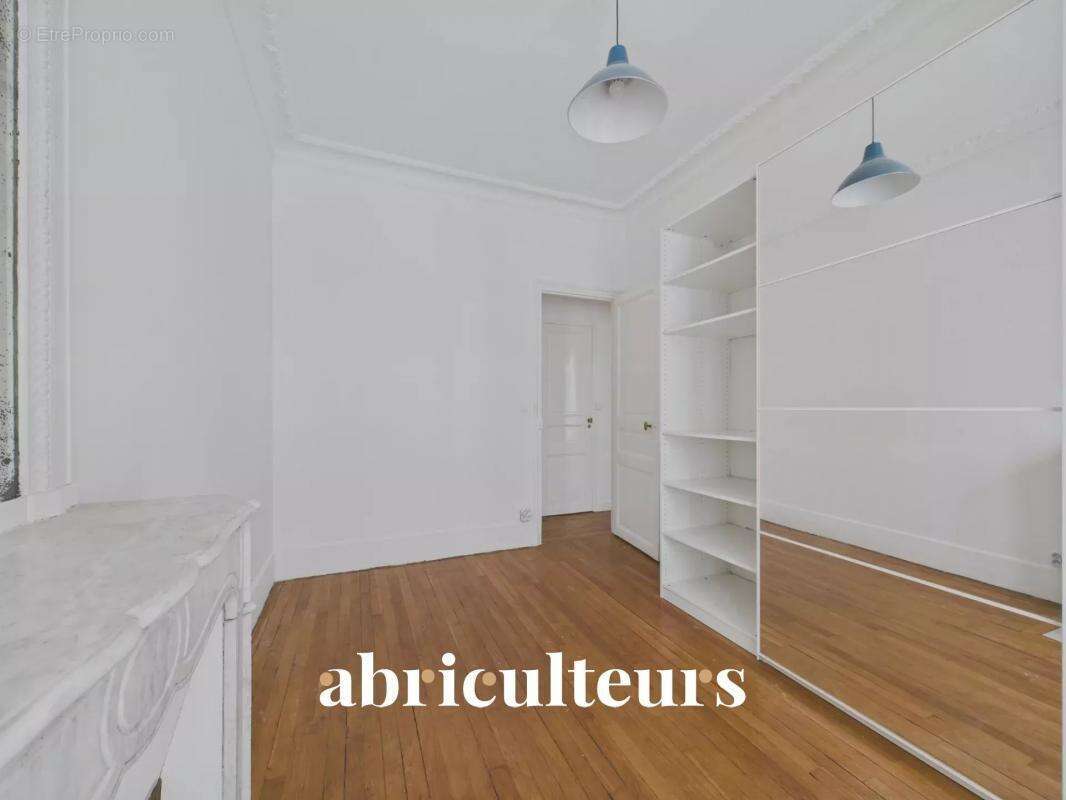 Appartement à PARIS-6E