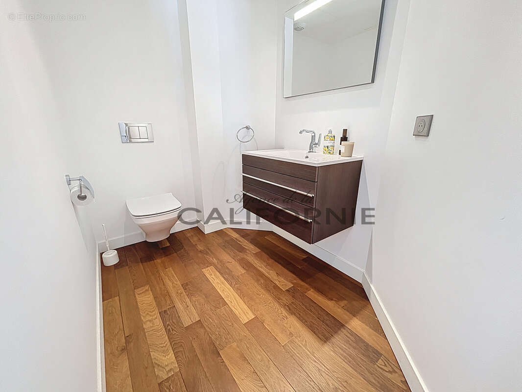 Appartement à MANDELIEU-LA-NAPOULE