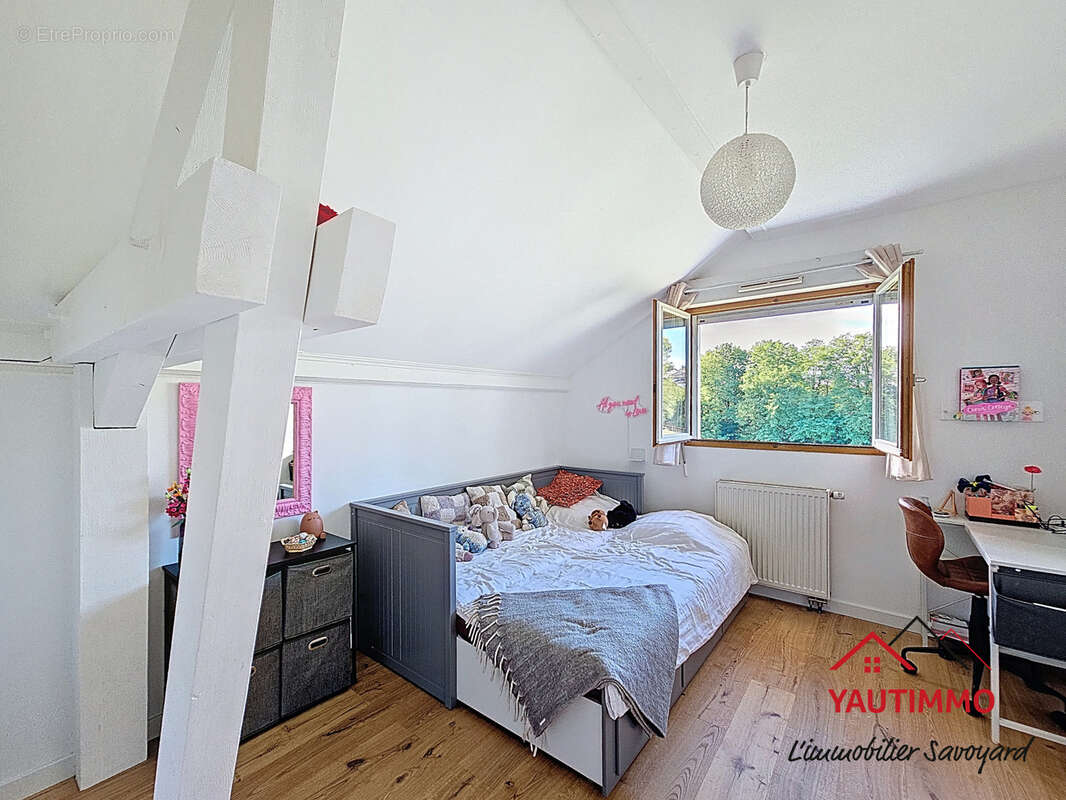 Maison à CRANVES-SALES