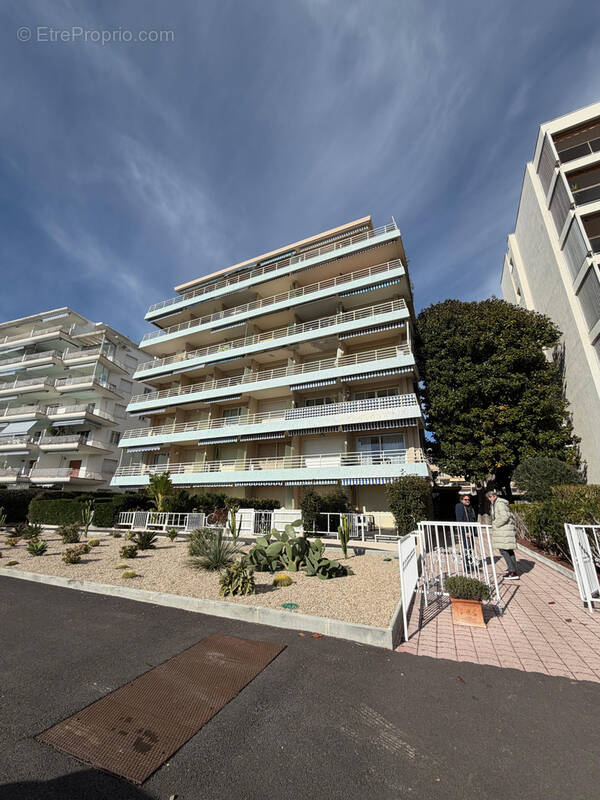 Appartement à VALLAURIS