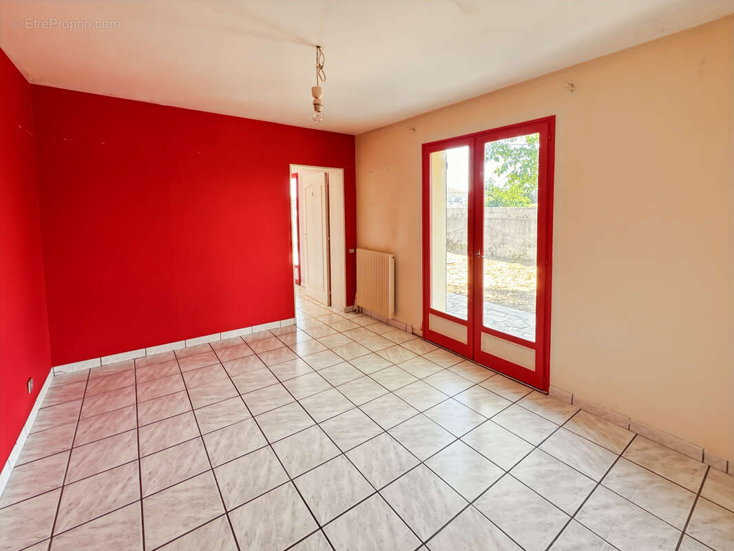 Maison à PAREMPUYRE