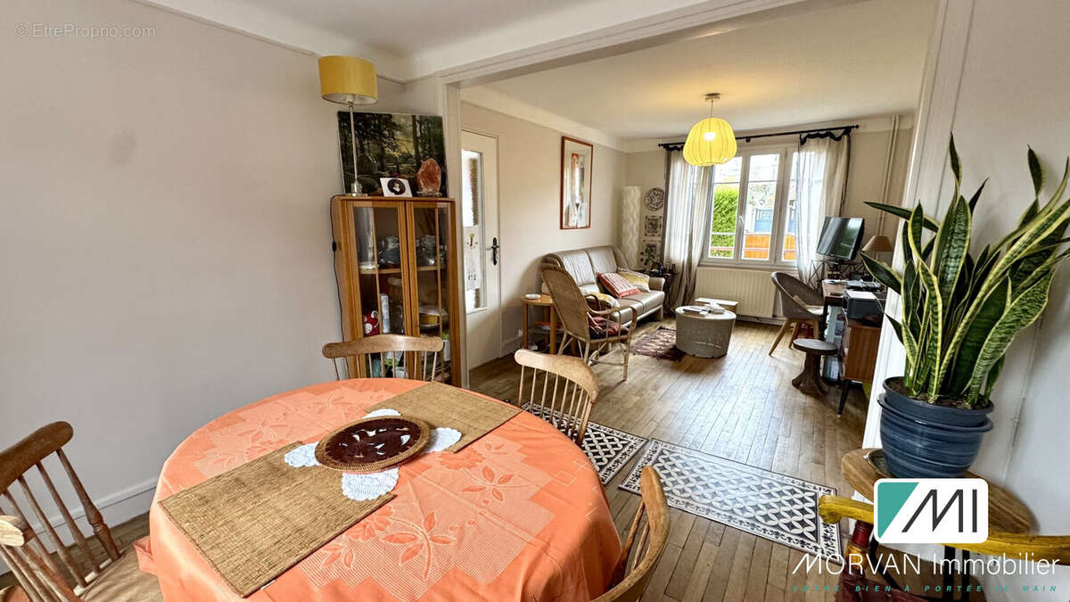 Maison à LA BOISSIERE-ECOLE