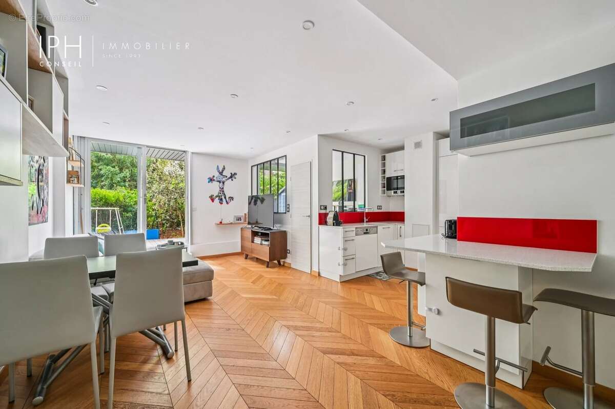 Appartement à NEUILLY-SUR-SEINE
