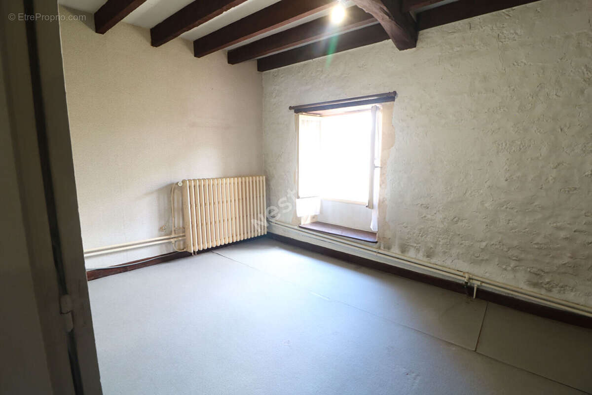 Maison ancienne à vendre à Prouilly - 6 chambres, grand terrain - photo 6