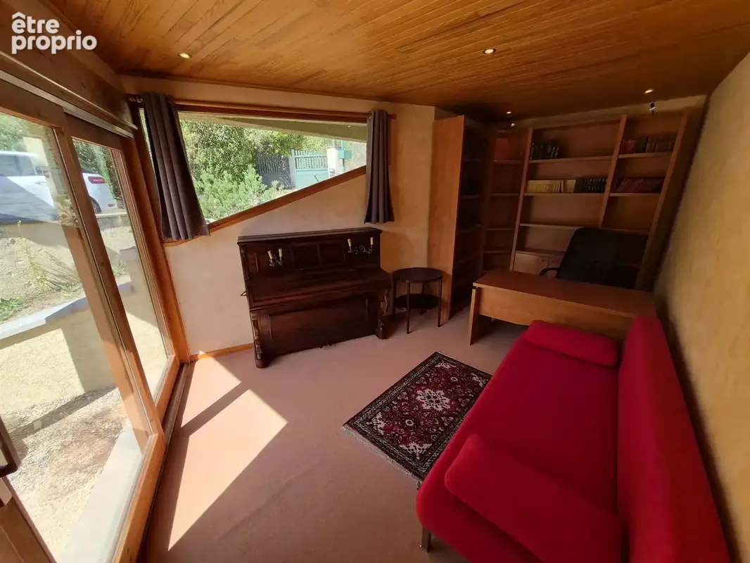 Maison d'architecte de 200 m2 édifiée sur un terrain de 1793 m2 - photo 11