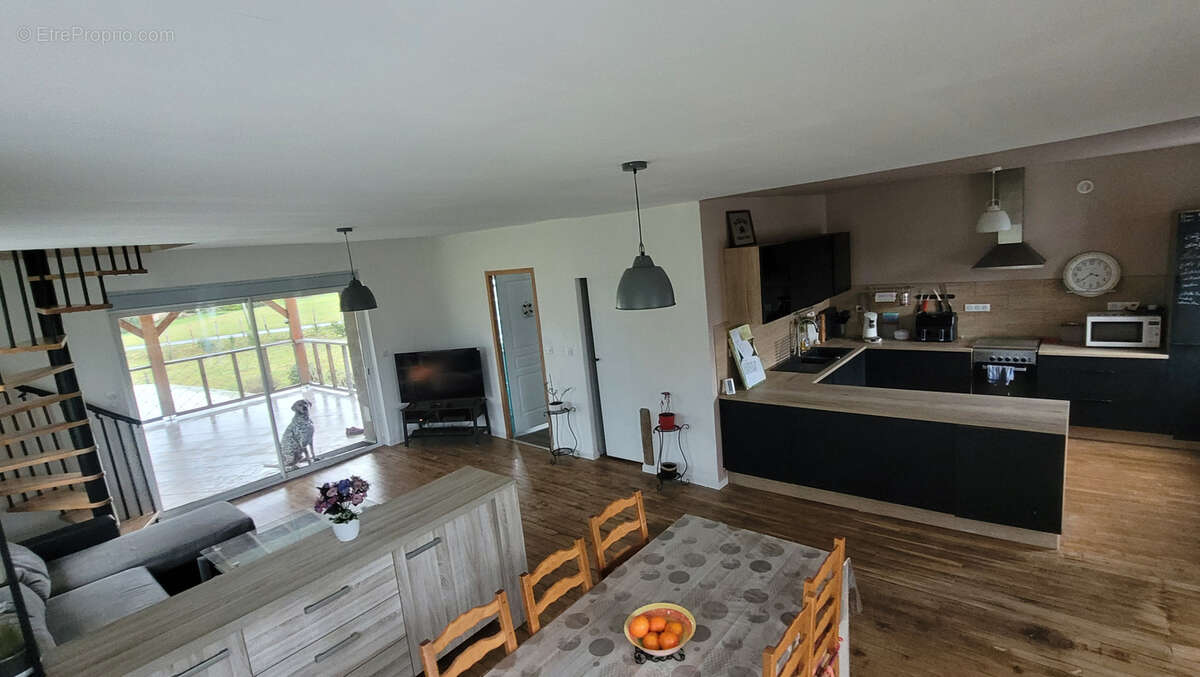 Maison à SAINT-YBARD