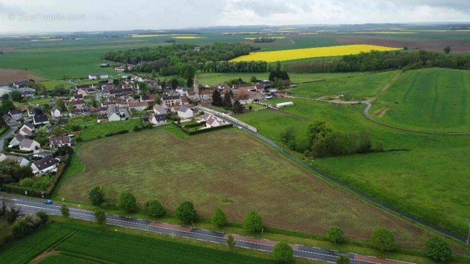Terrain à BOUCONVILLERS