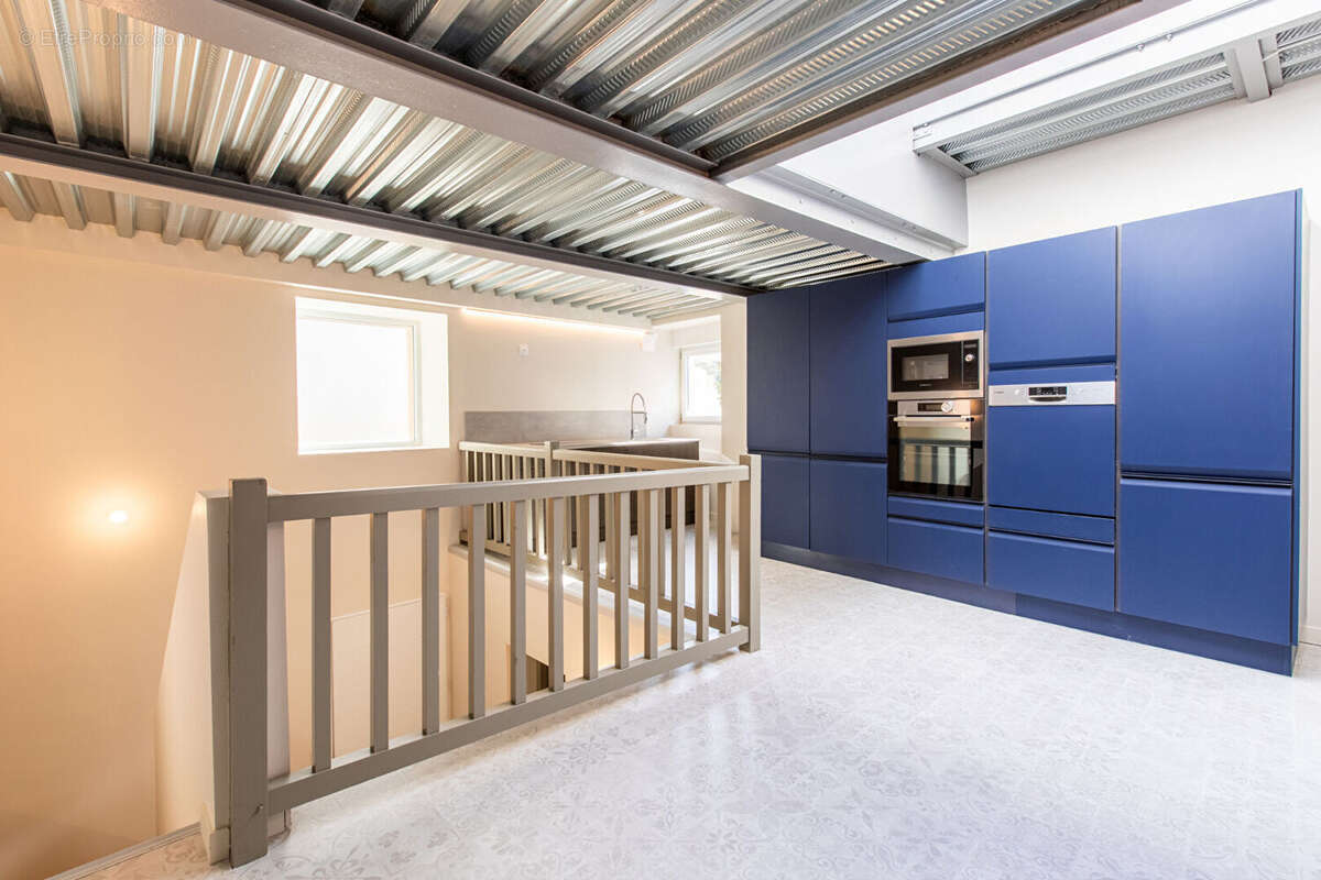 Rare en centre-ville ? maison rénovée avec terrasse intime - photo 3