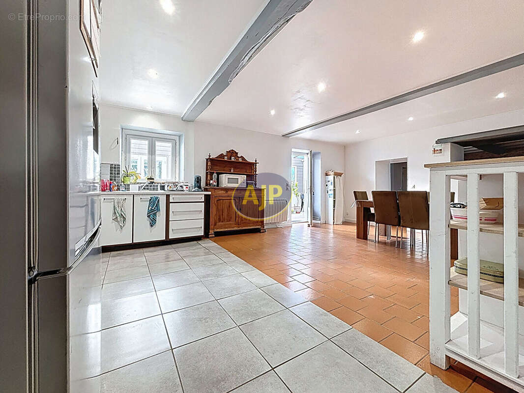 Maison à TONNAY-CHARENTE