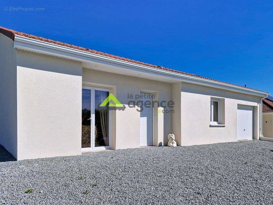 Maison à SAINTE-FEYRE