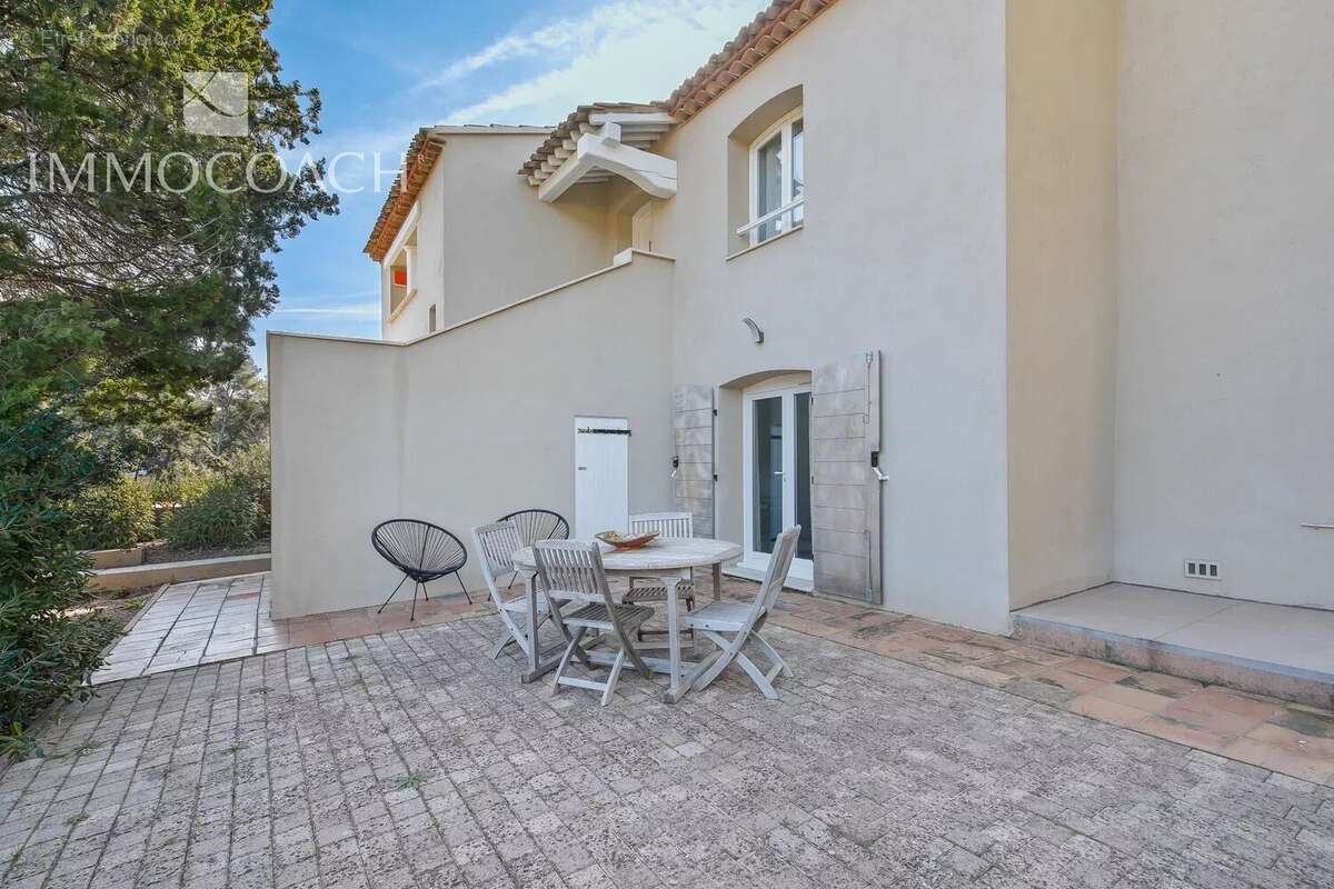 Maison à CARQUEIRANNE