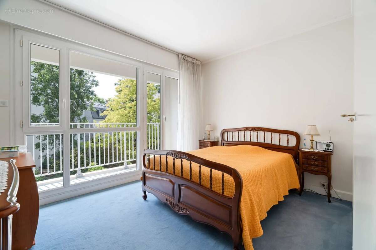 Appartement à NEUILLY-SUR-SEINE