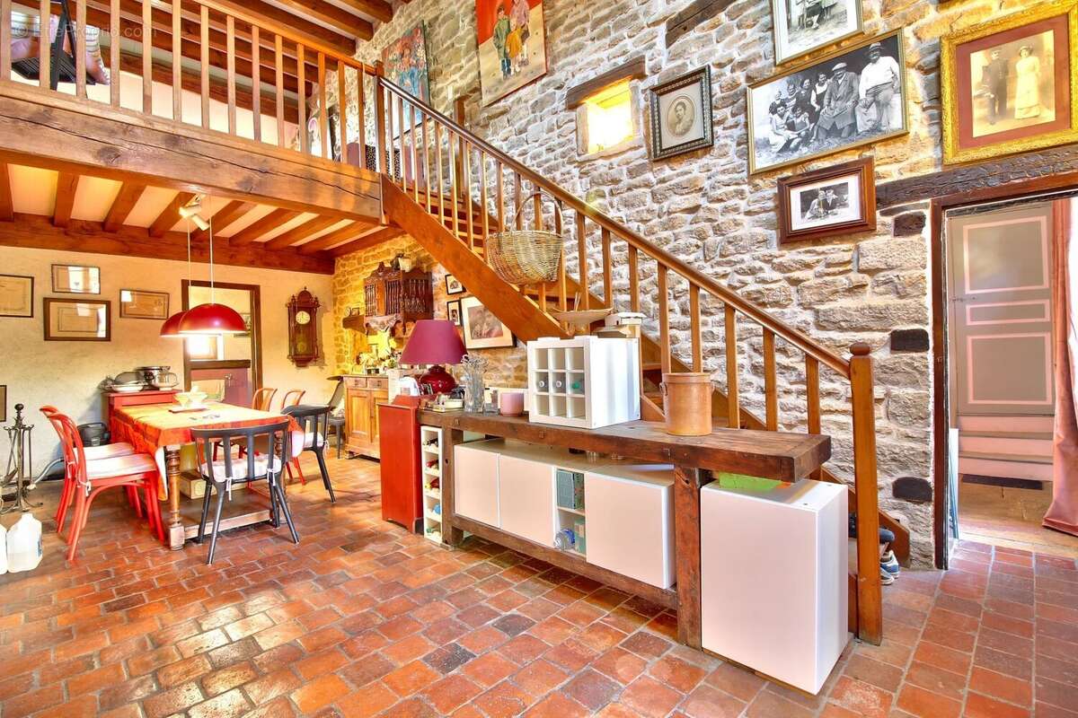 Maison à MASSINGY-LES-VITTEAUX