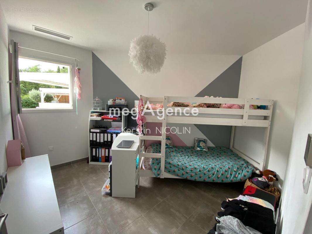 Maison à MEOUNES-LES-MONTRIEUX