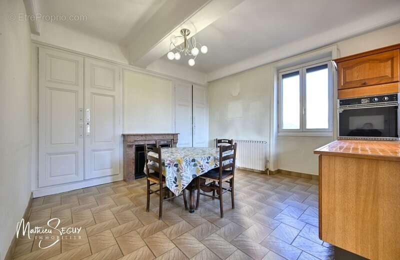 MILLERY – Beau potentiel pour cette maison P7 avec jardin, sous-sol et dépendances - photo 40