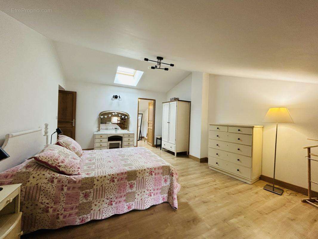 Maison à CHAMPAGNE-LE-SEC