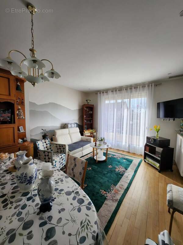 Maison à SAINT-JUNIEN