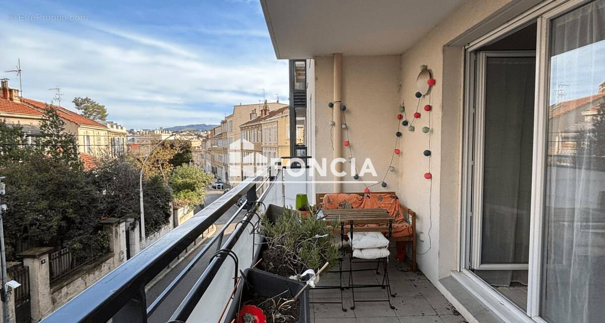 Appartement à MARSEILLE-4E